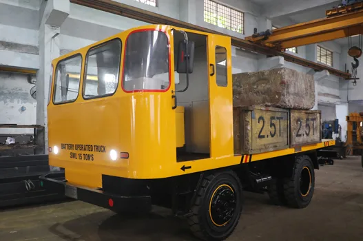 battery operated transfer trolley with load